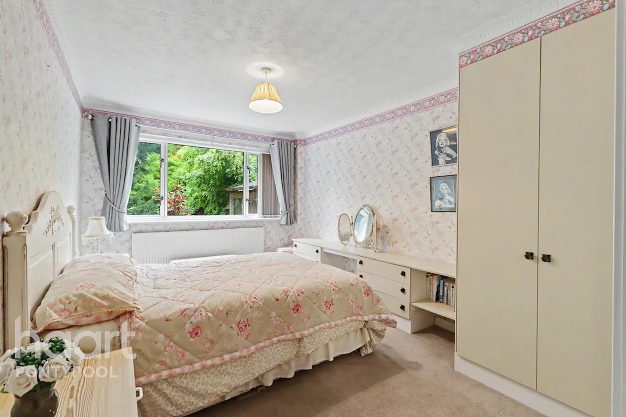 St Davids Close, Pontypool, NP4, photo 20