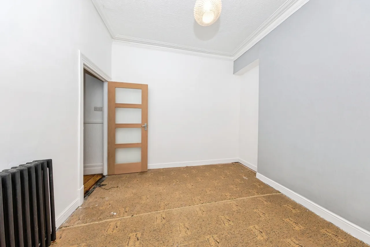 College Square, Llanelli, SA15, photo 6