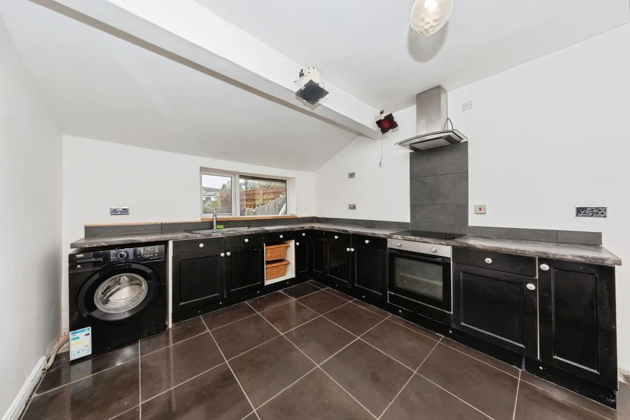 College Square, Llanelli, SA15, photo 10
