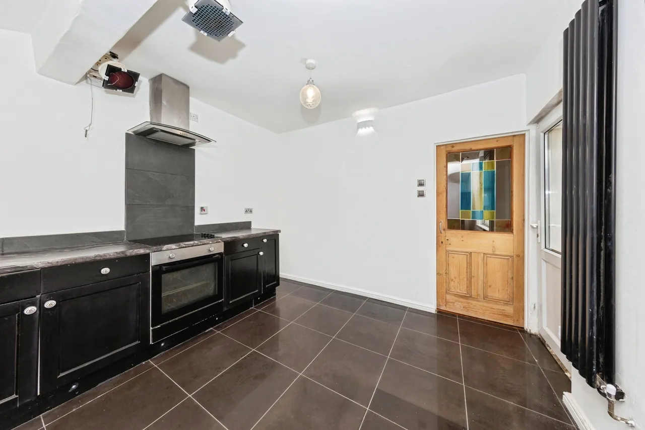 College Square, Llanelli, SA15, photo 11