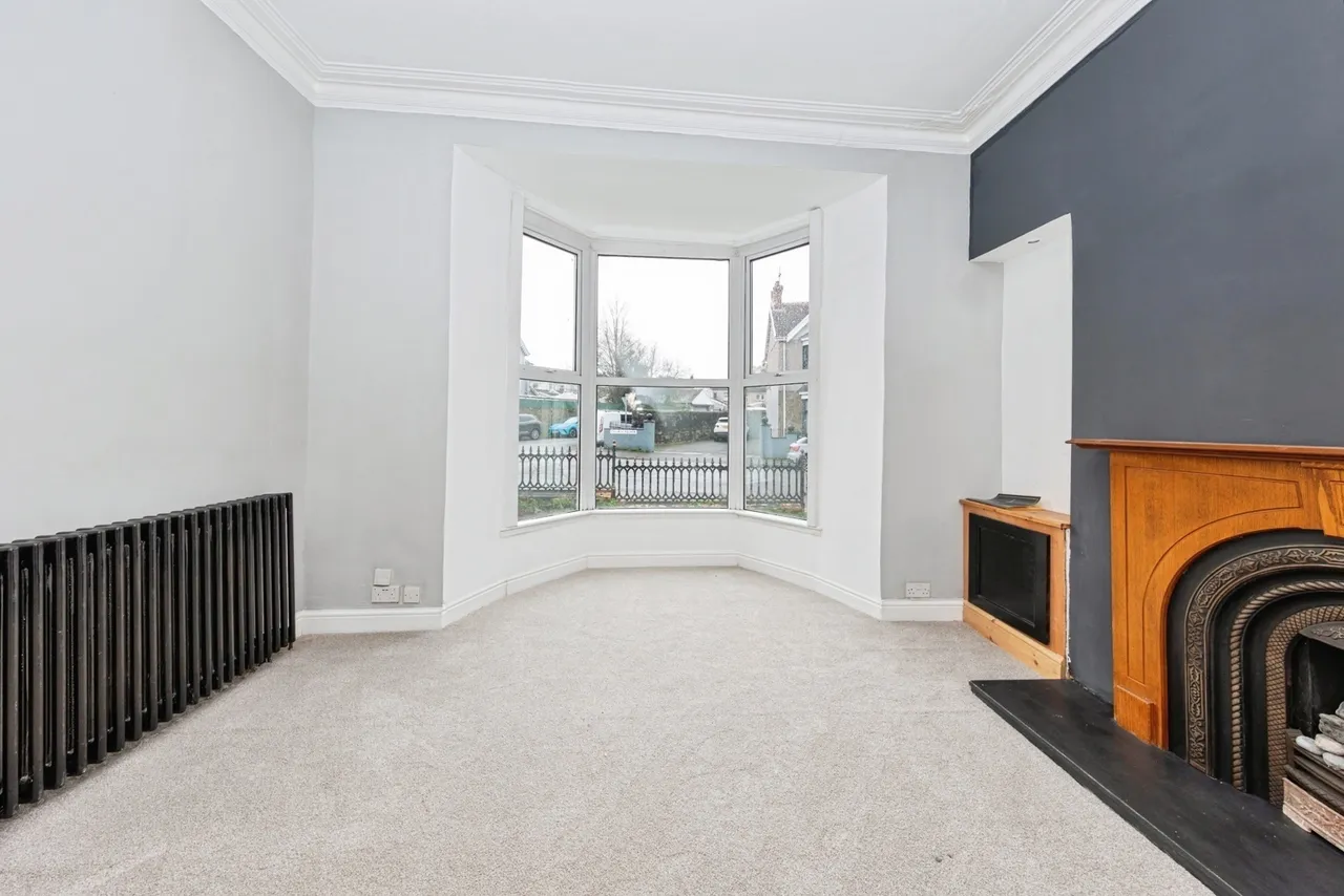 College Square, Llanelli, SA15, photo 2
