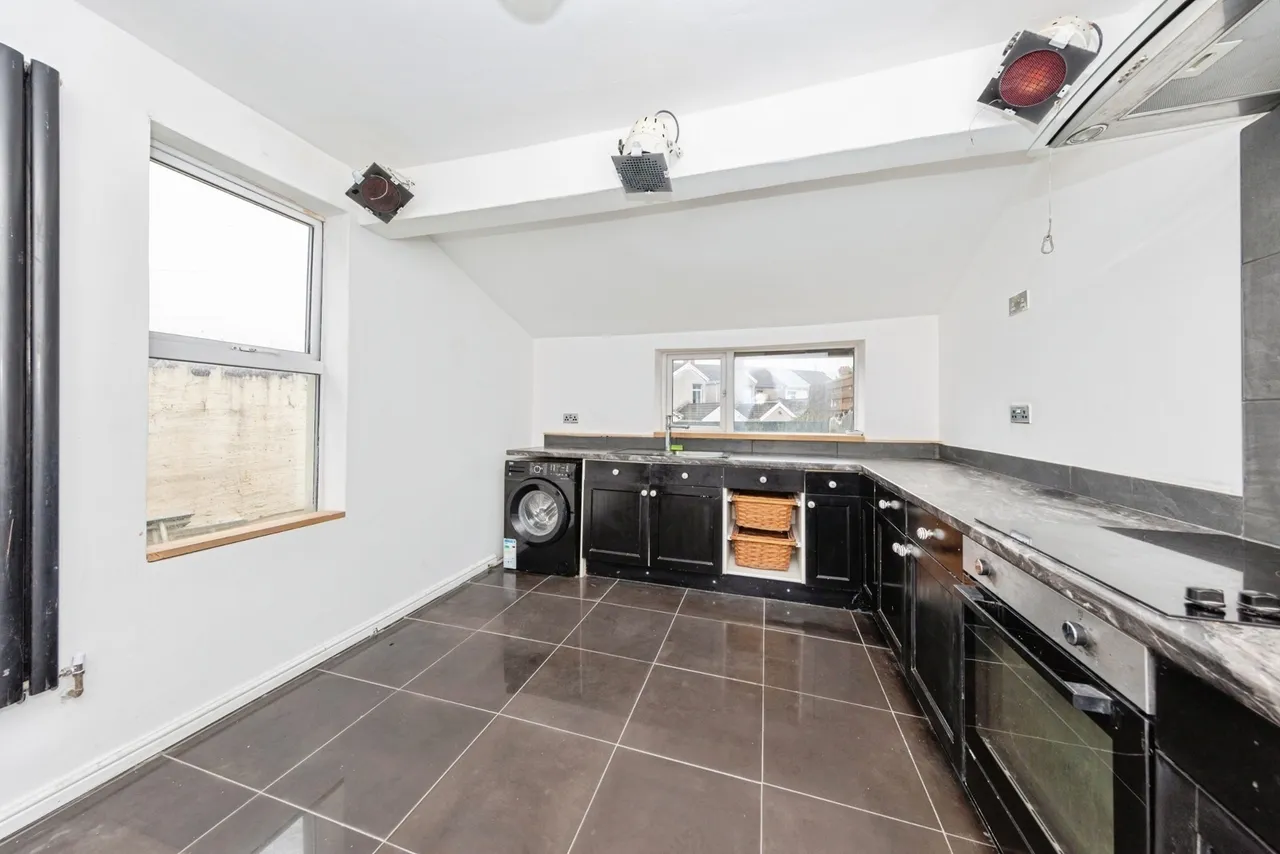 College Square, Llanelli, SA15, photo 9