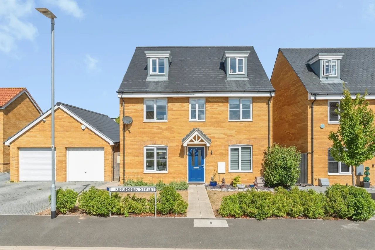 5 bed house for sale — Kingfisher Street, Great Wakering, Southend-on-Sea, Essex, SS3