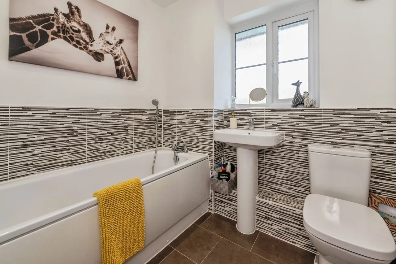Kingfisher Street, Great Wakering, Southend-on-Sea, Essex, SS3, photo 5