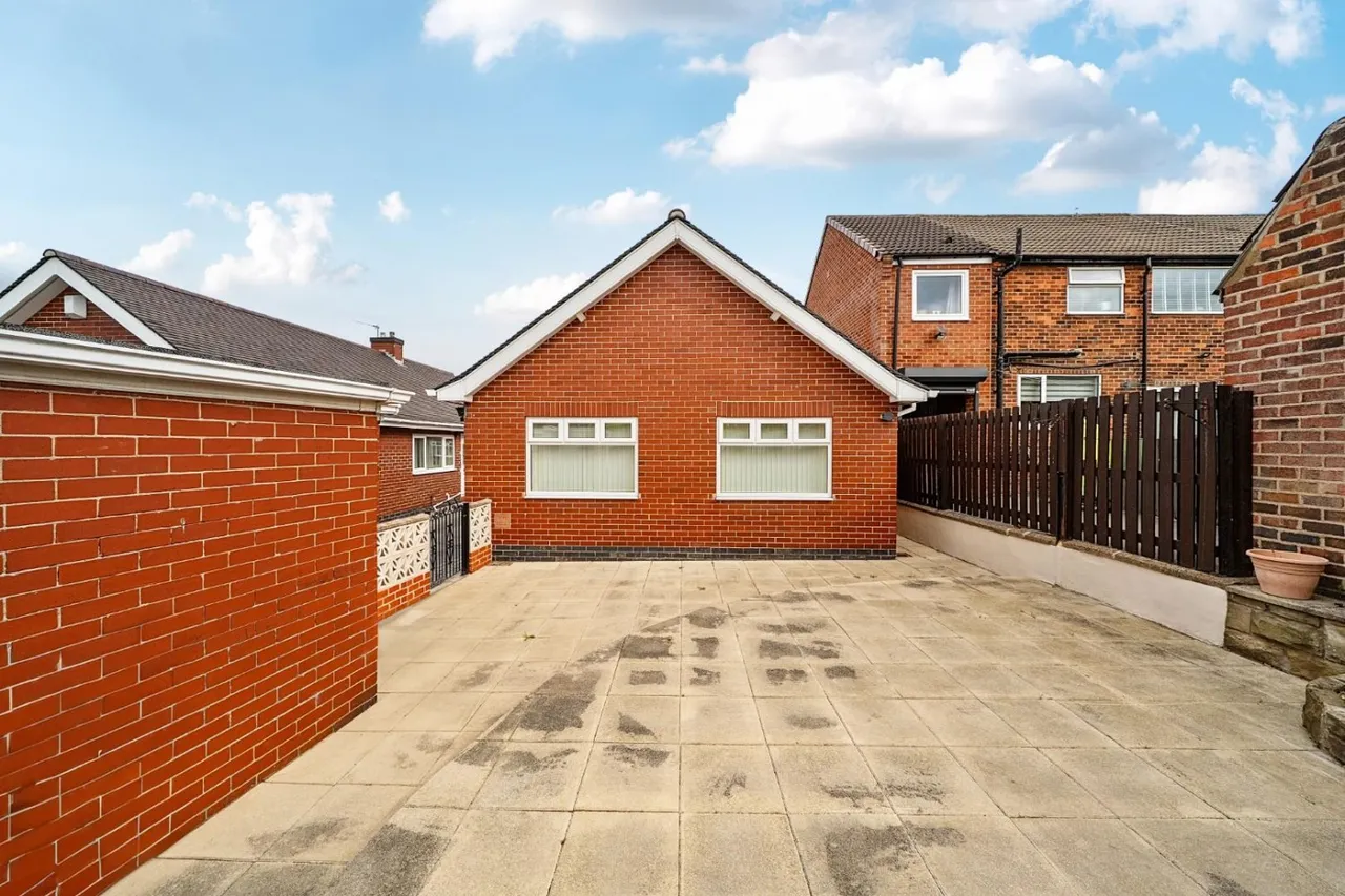 Willow Road, Wath-Upon_Dearne, S63, photo 7