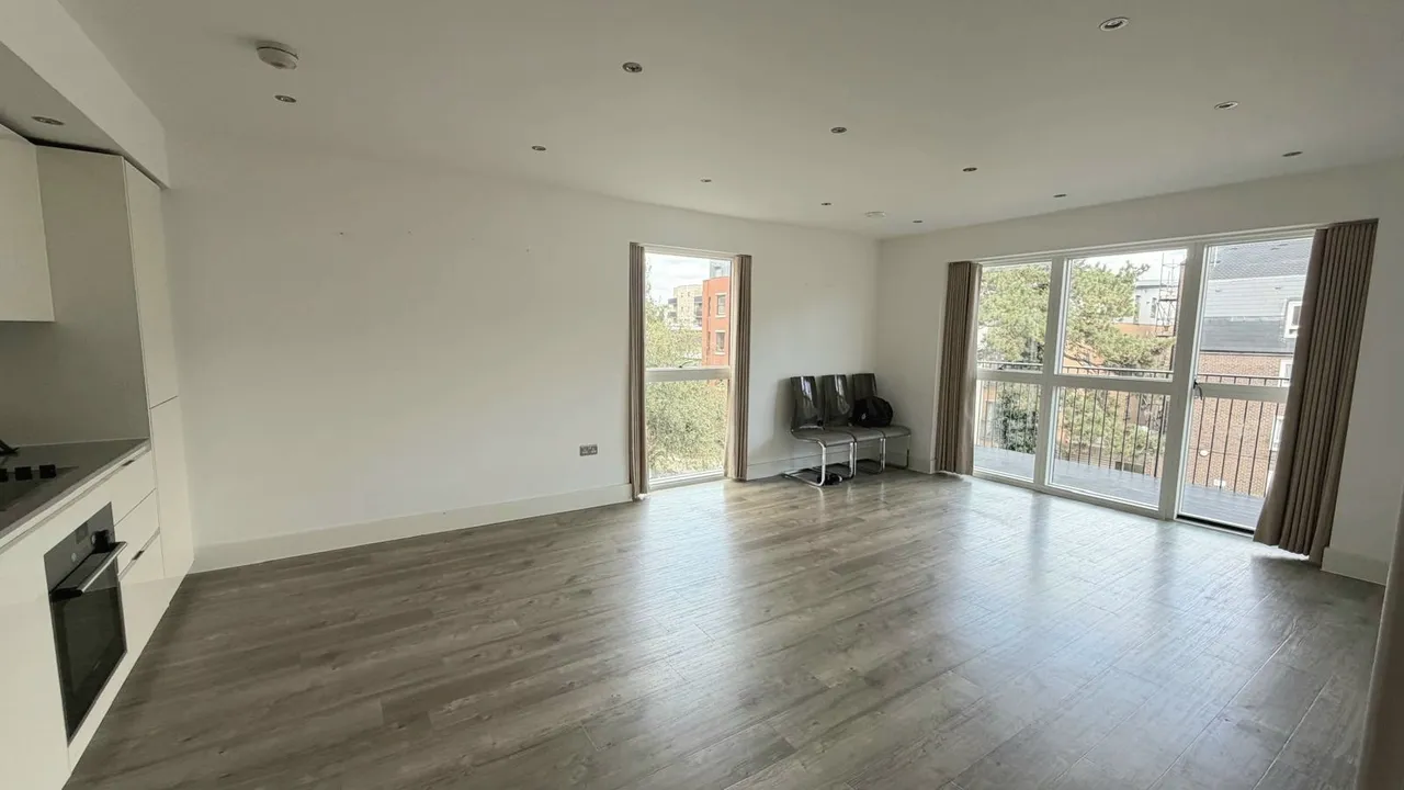 Lyon Road, Harrow, HA1, photo 2