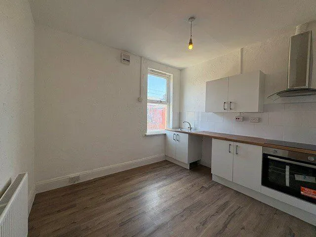 1 bed flat to rent — Clifford Road, Blackpool, Lancashire, FY1