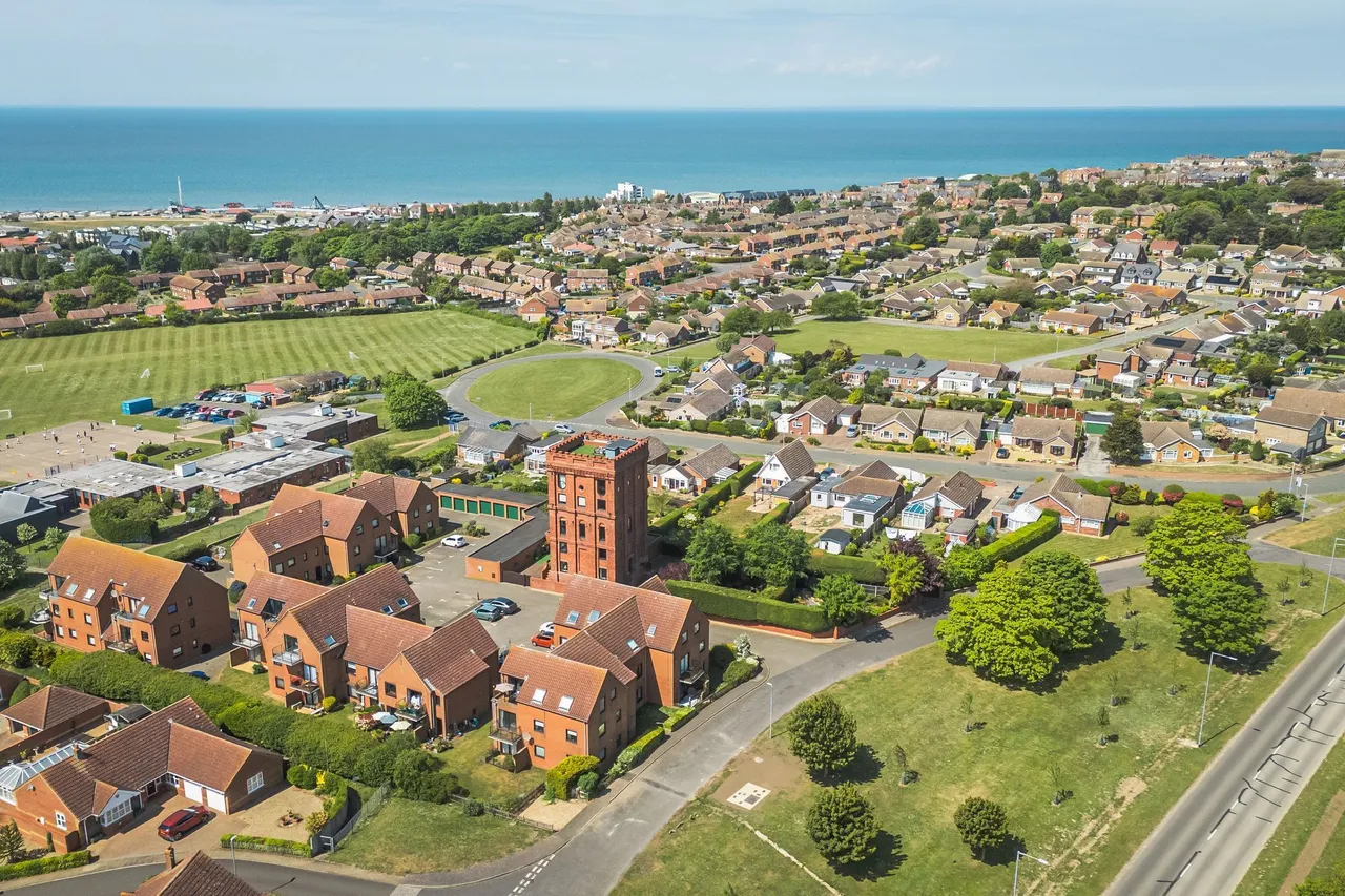 2 bed flat for sale, Historic Building, Ground Floor Apart