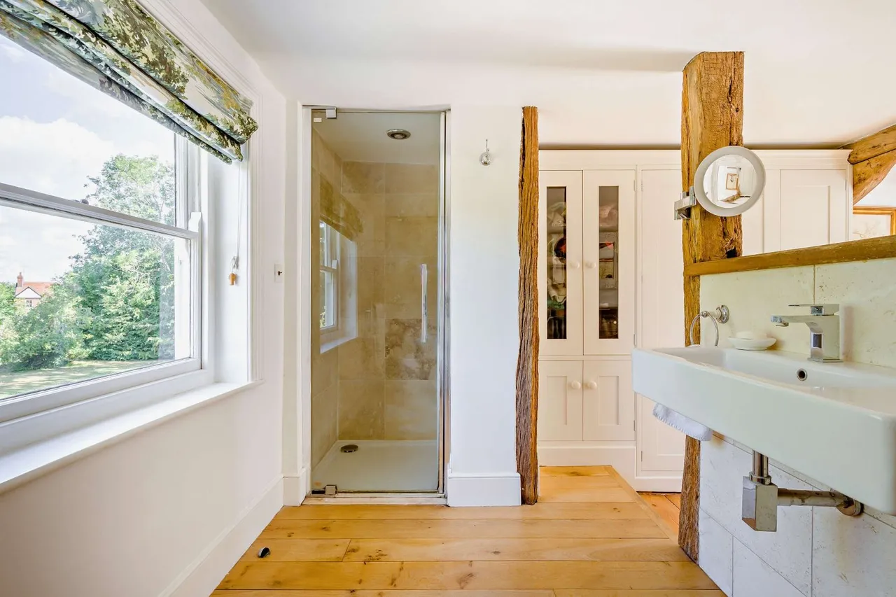 Delvyns Lane, Gestingthorpe, Halstead, Essex, CO9 3AE, photo 12