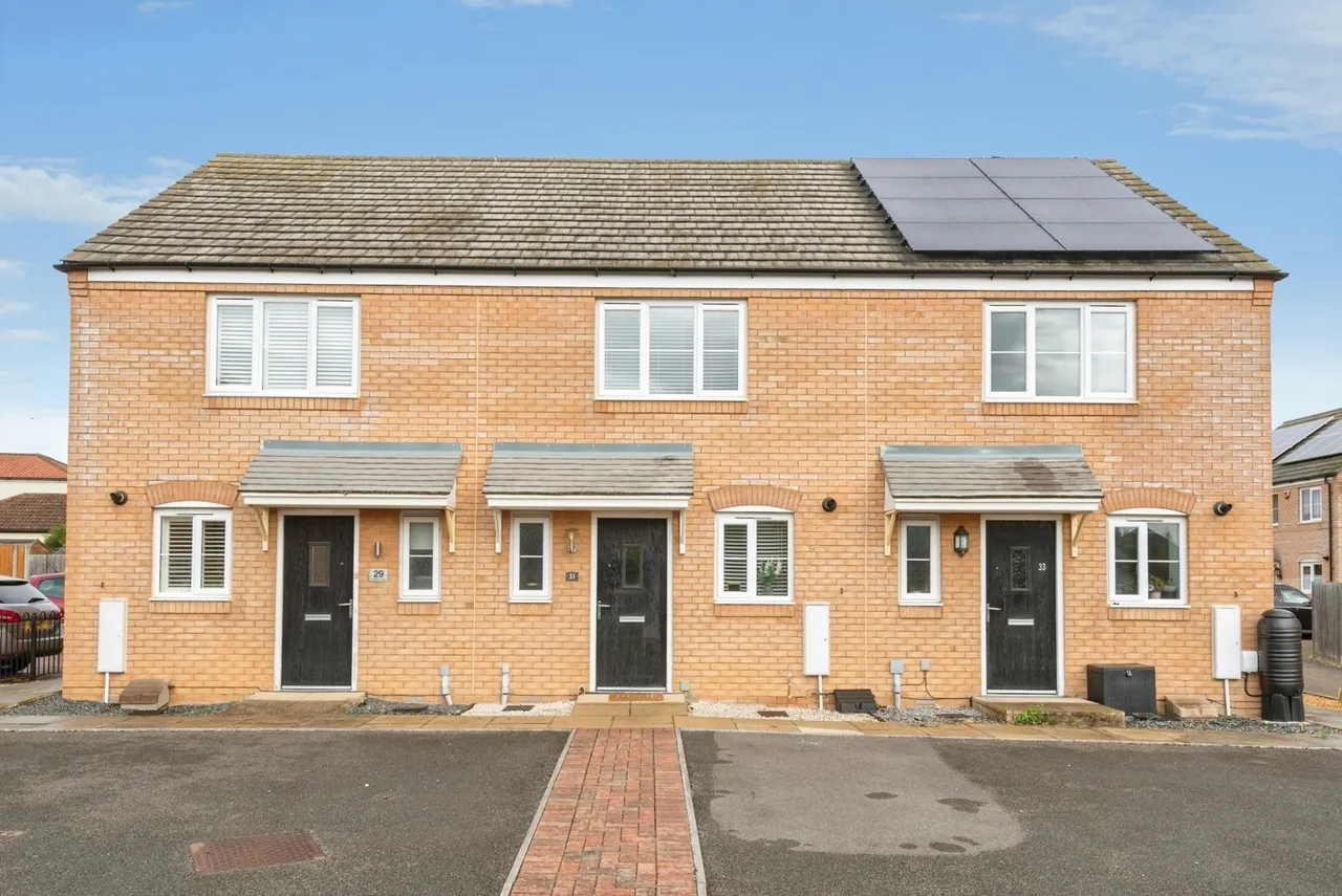 2 bed house for sale — Chaffinch Green, Lower Stondon, Henlow, Bedfordshire, SG16