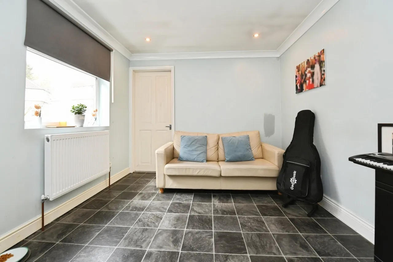 Downs Grove, Basildon, Essex, SS16, photo 8