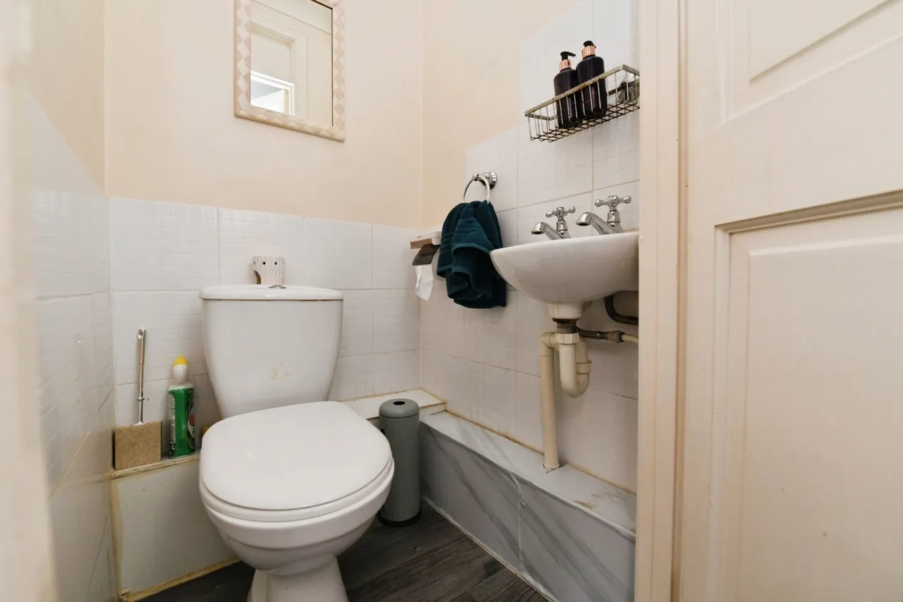 Downs Grove, Basildon, Essex, SS16, photo 7