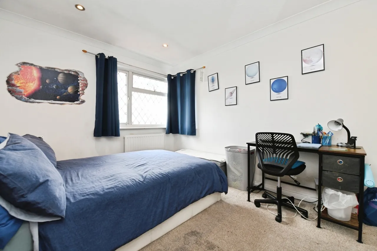 Downs Grove, Basildon, Essex, SS16, photo 13