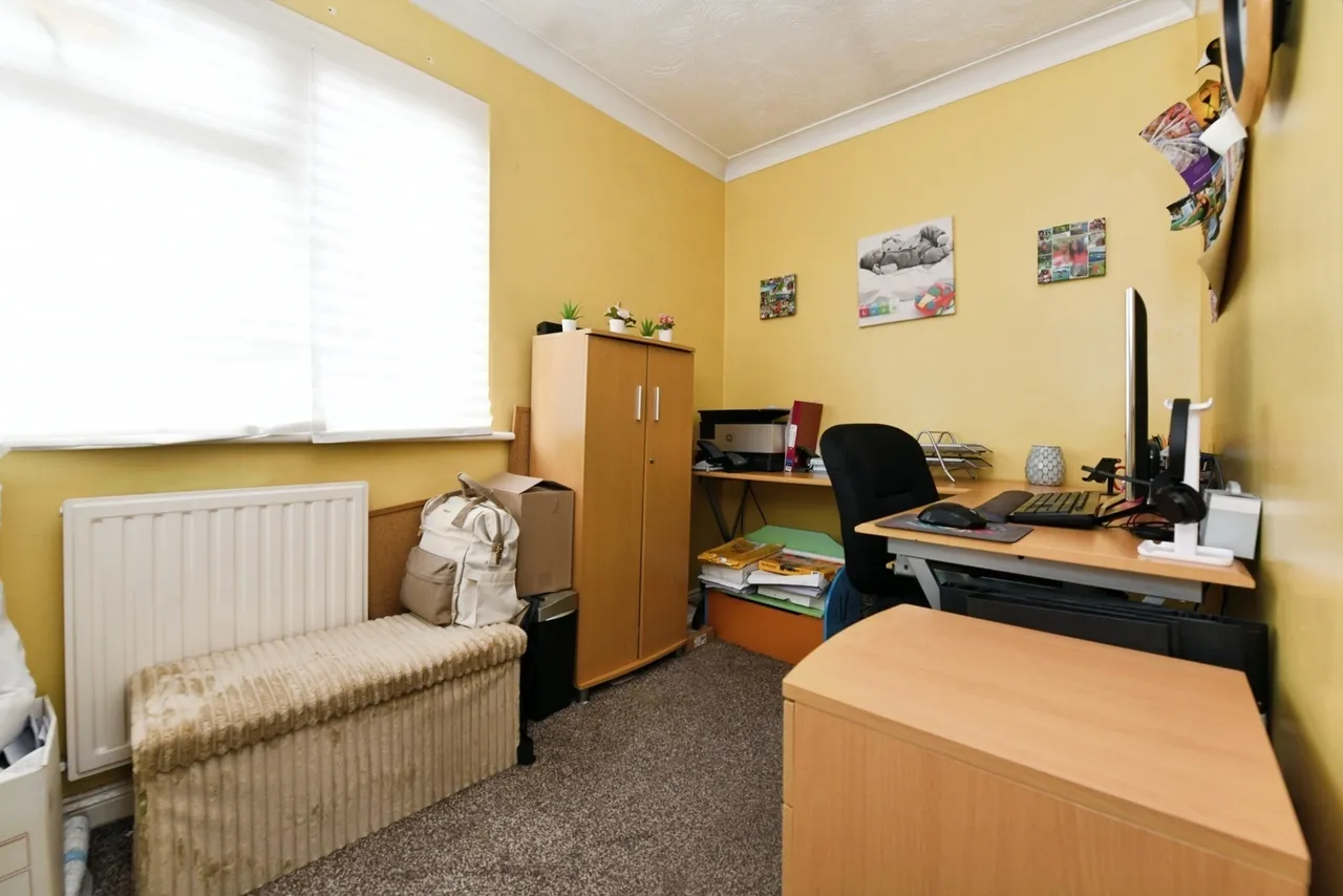Downs Grove, Basildon, Essex, SS16, photo 16