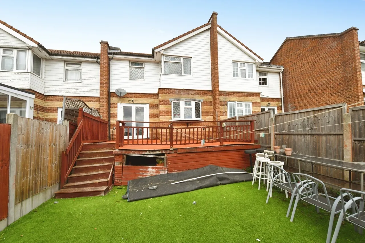 Downs Grove, Basildon, Essex, SS16, photo 4