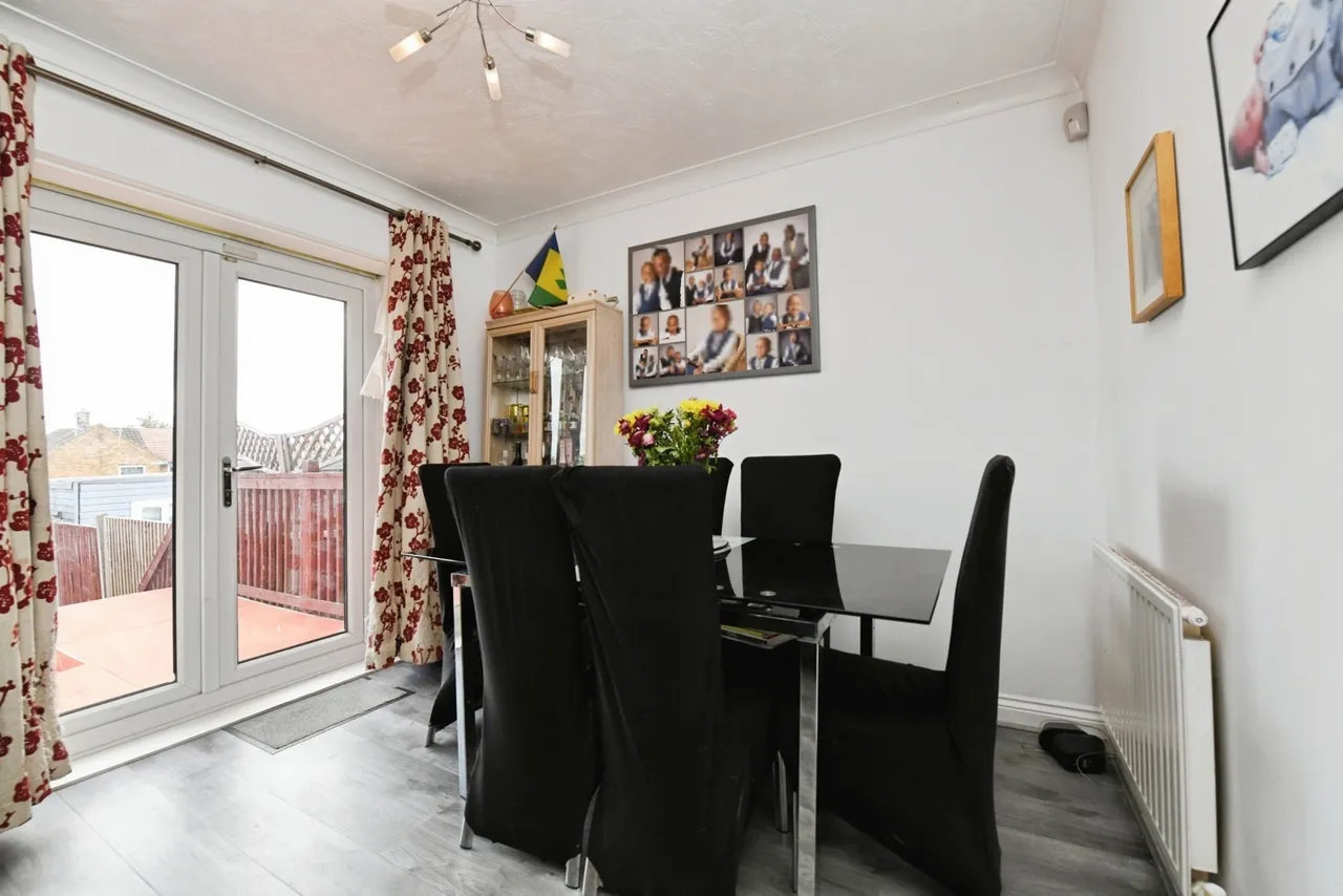 Downs Grove, Basildon, Essex, SS16, photo 6