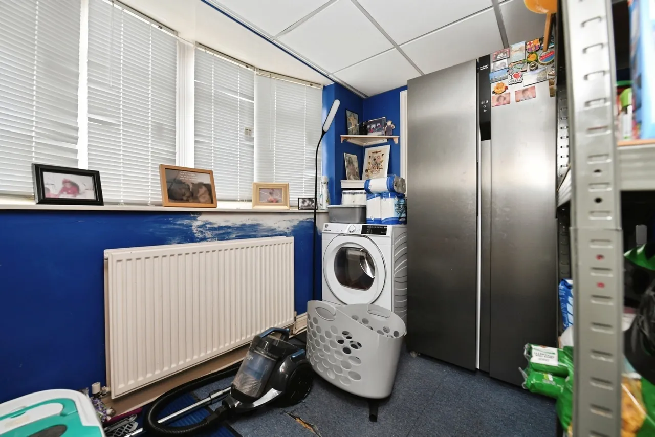 Downs Grove, Basildon, Essex, SS16, photo 10