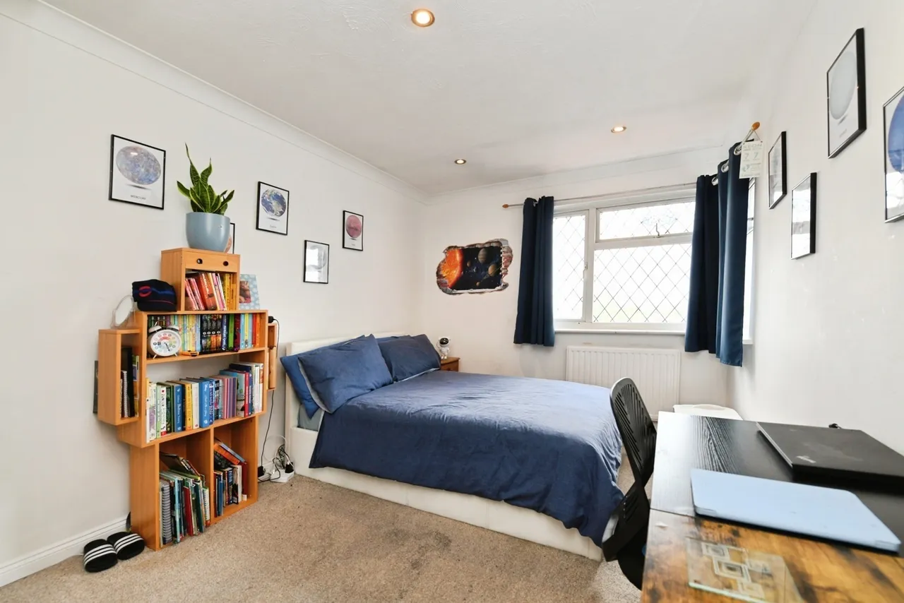 Downs Grove, Basildon, Essex, SS16, photo 12