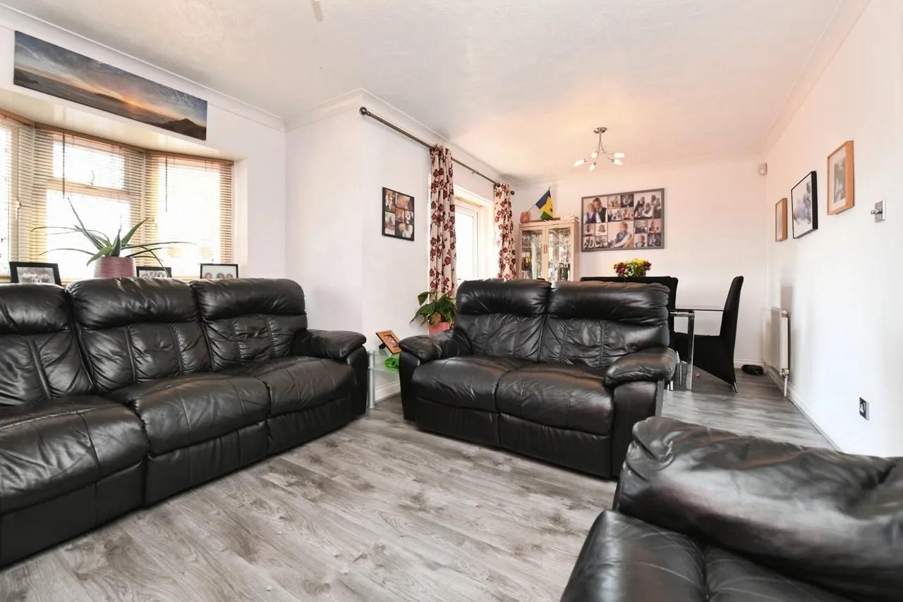 Downs Grove, Basildon, Essex, SS16, photo 3