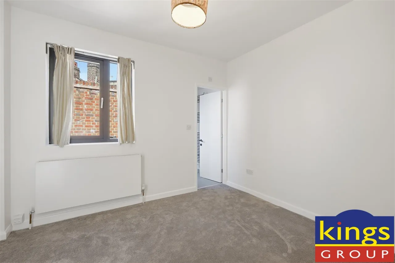 Fore Street, London, N9, photo 12