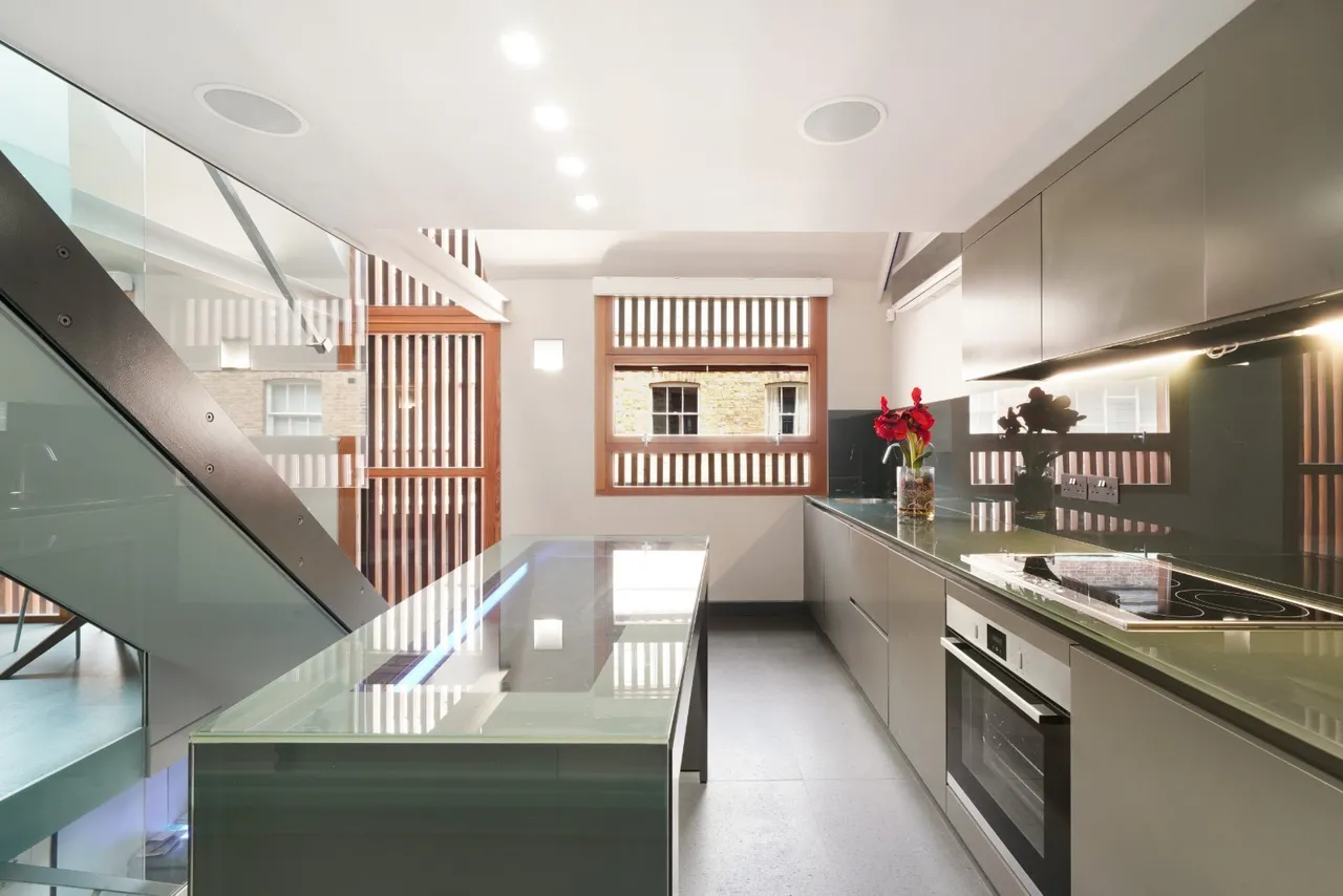 2 bed house to rent, Park Square Mews, Marylebone, NW1