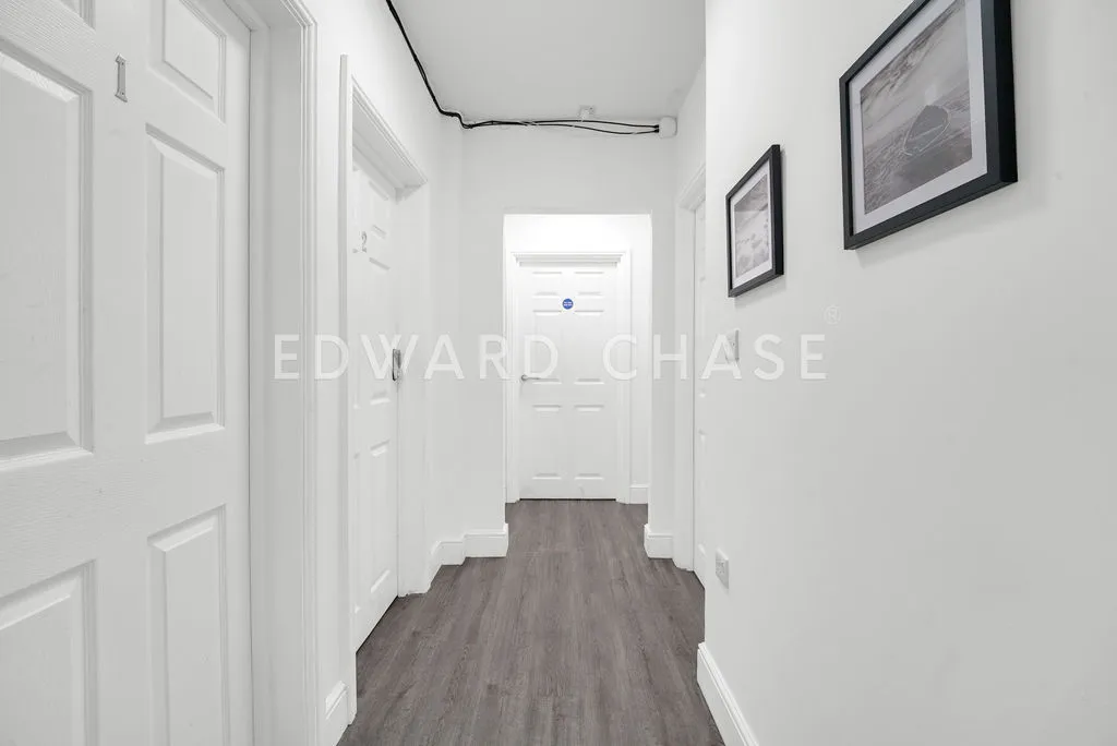 High Road, Ilford, IG1, photo 5