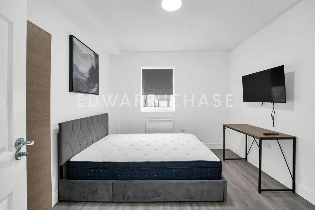 property to rent, High Road, Ilford, IG1