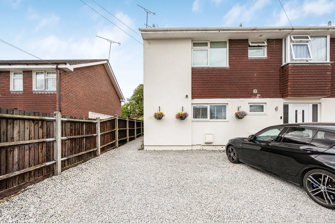 1 bed flat for sale — Eton Place, Marlow, SL7 2QA