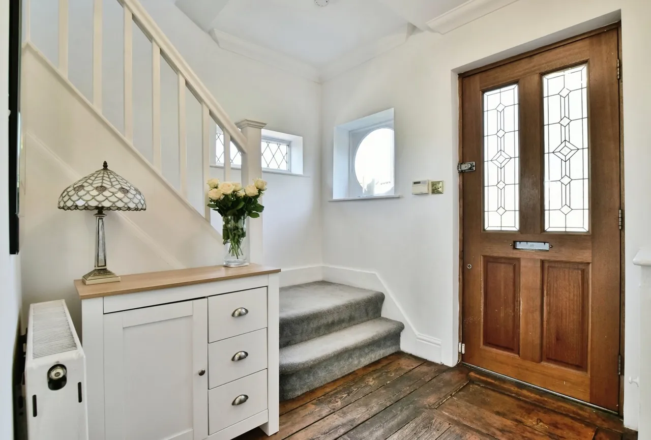 Malpas Drive, Timperley, Altrincham, WA14, photo 3