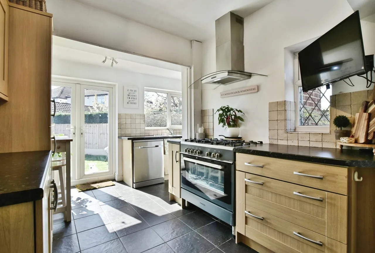 Malpas Drive, Timperley, Altrincham, WA14, photo 4