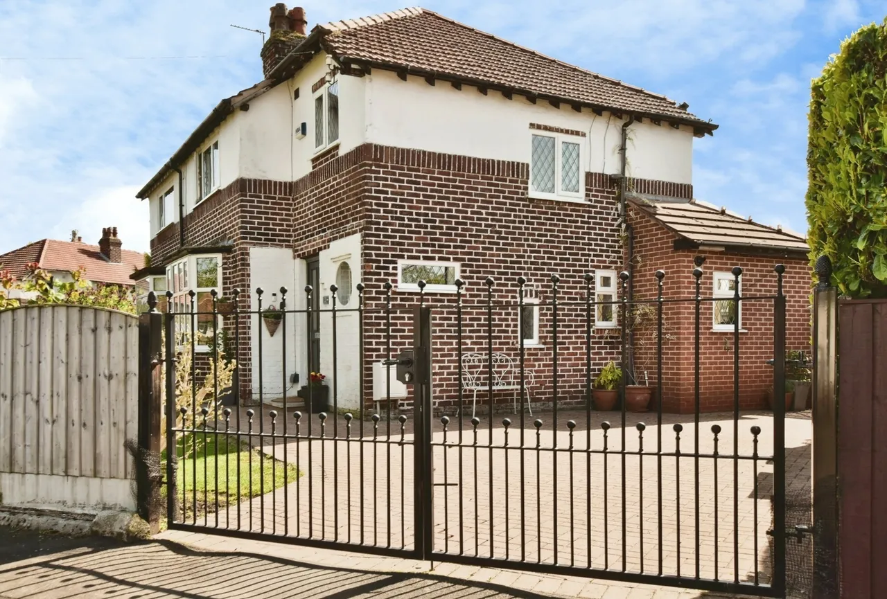 Malpas Drive, Timperley, Altrincham, WA14, photo 12