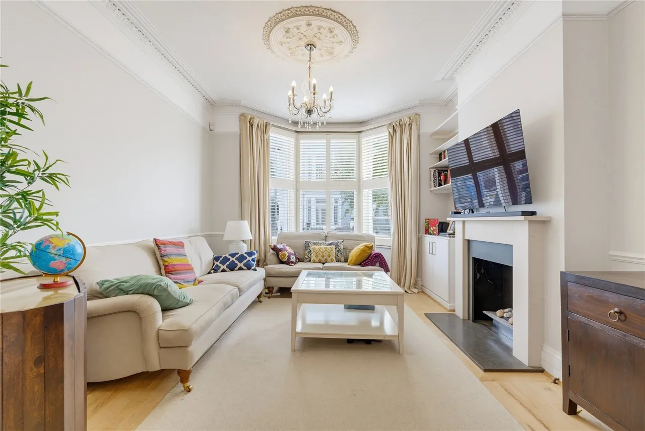 Grandison Road, London, SW11, photo 2