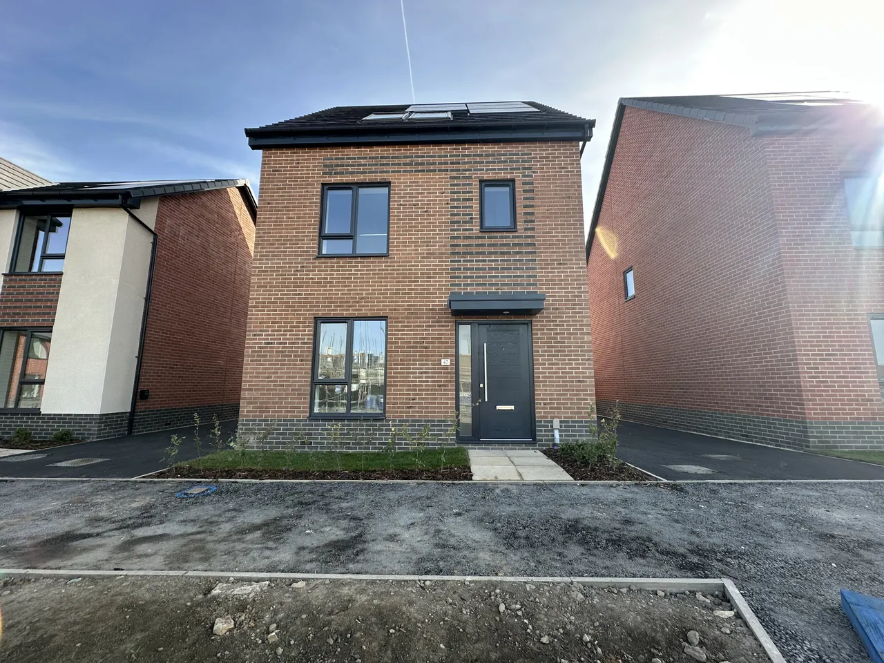 4 bed house to rent, Hollowsbrook Road, New Rossington, DN11