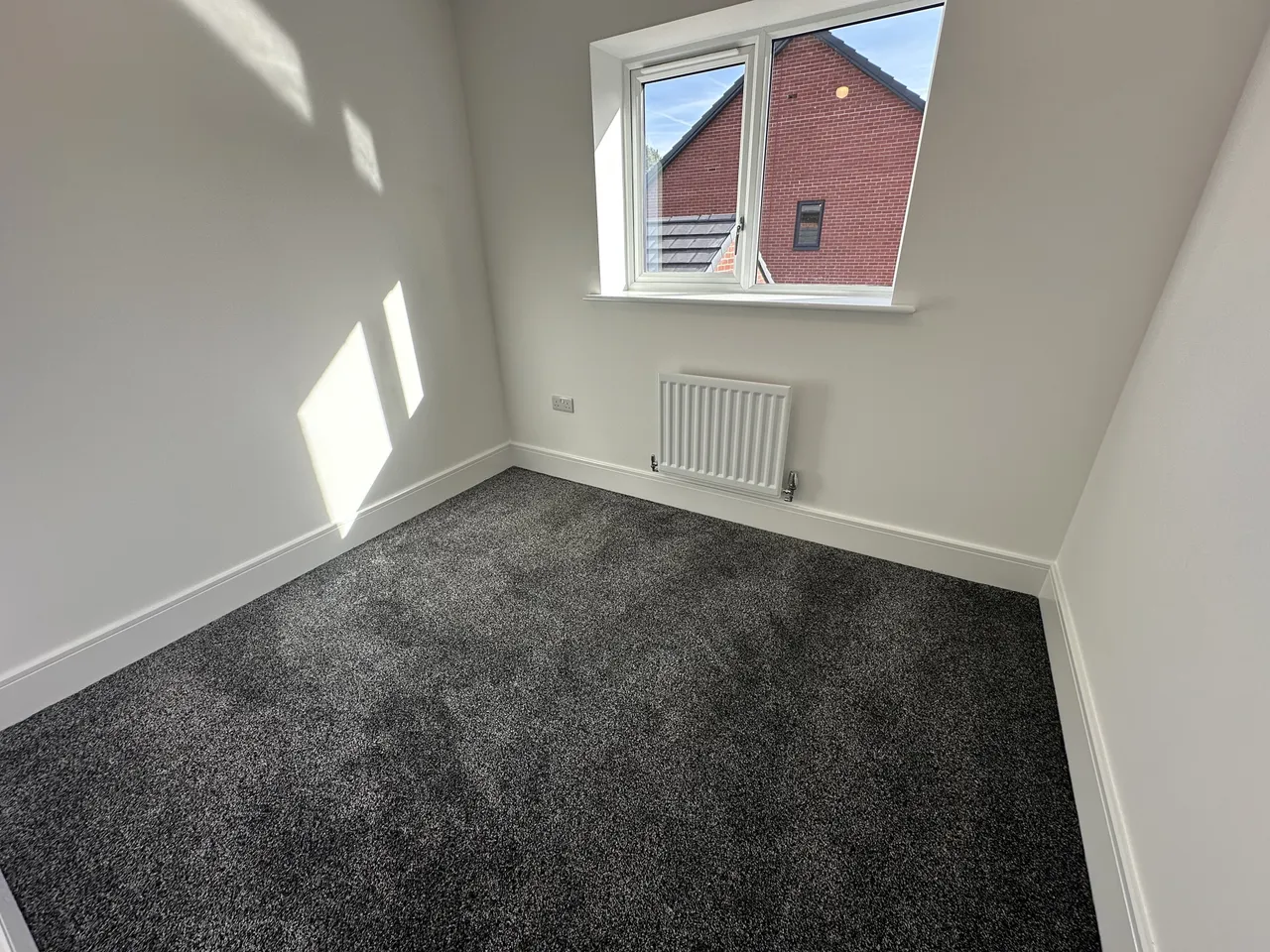 Hollowsbrook Road, New Rossington, DN11, photo 12