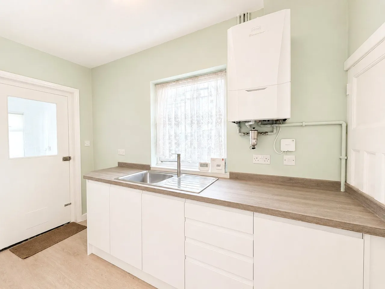 Jubilee Road, Aldershot, Hampshire, GU11 3QE, photo 4
