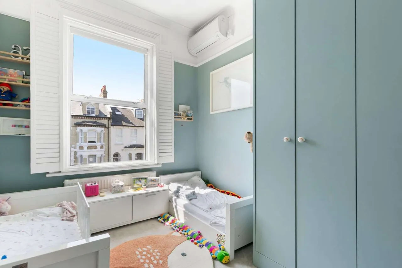 Geraldine Road, London, SW18, photo 14