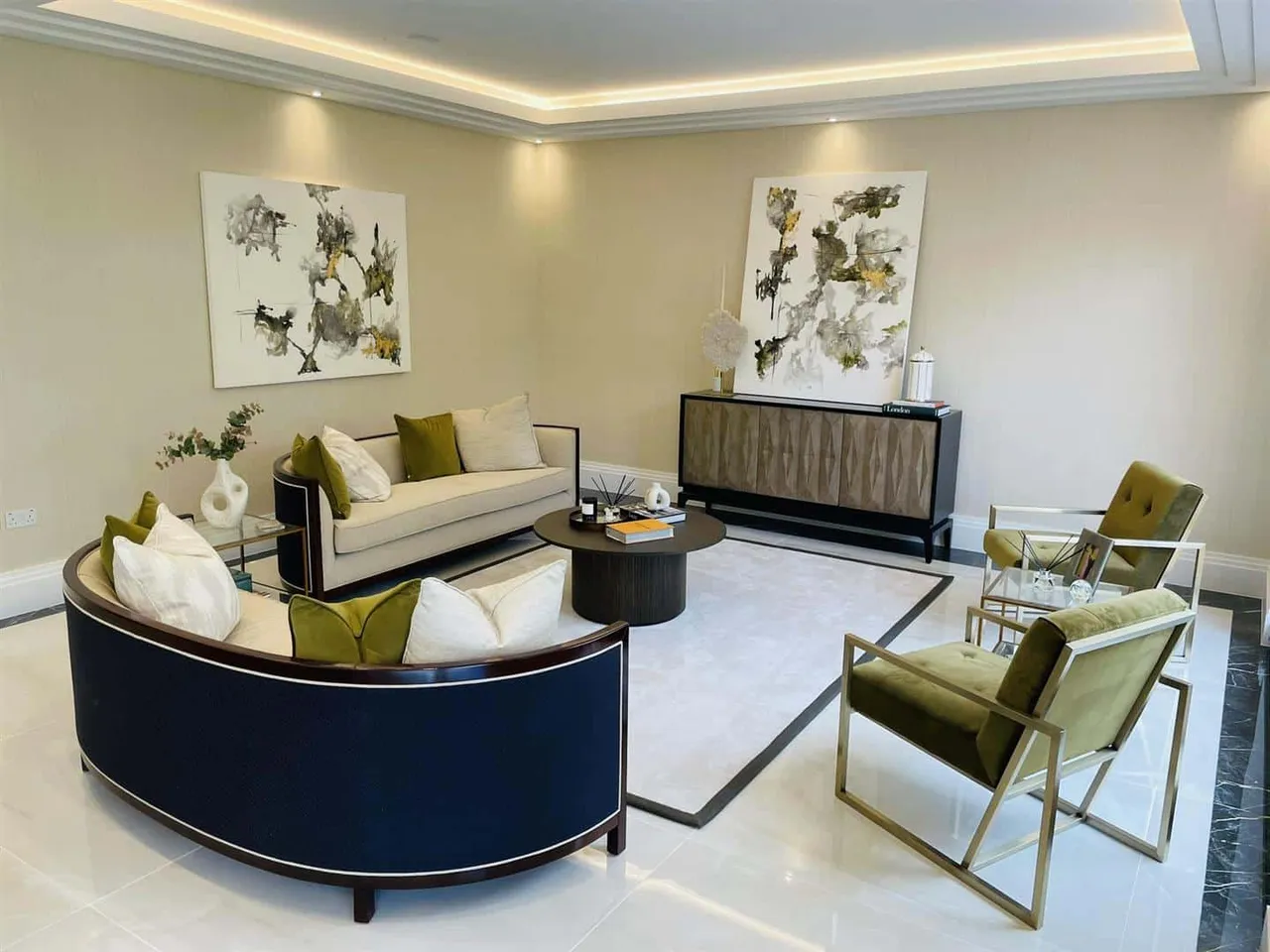 2 bed flat for sale — Tamara Court, Stradbroke Drive, Chigwell