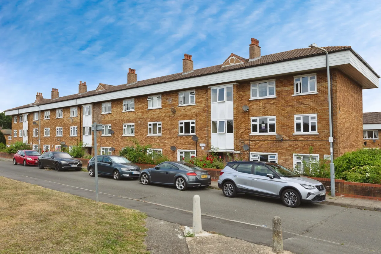 Shakespeare Square, Ilford, IG6, photo 20