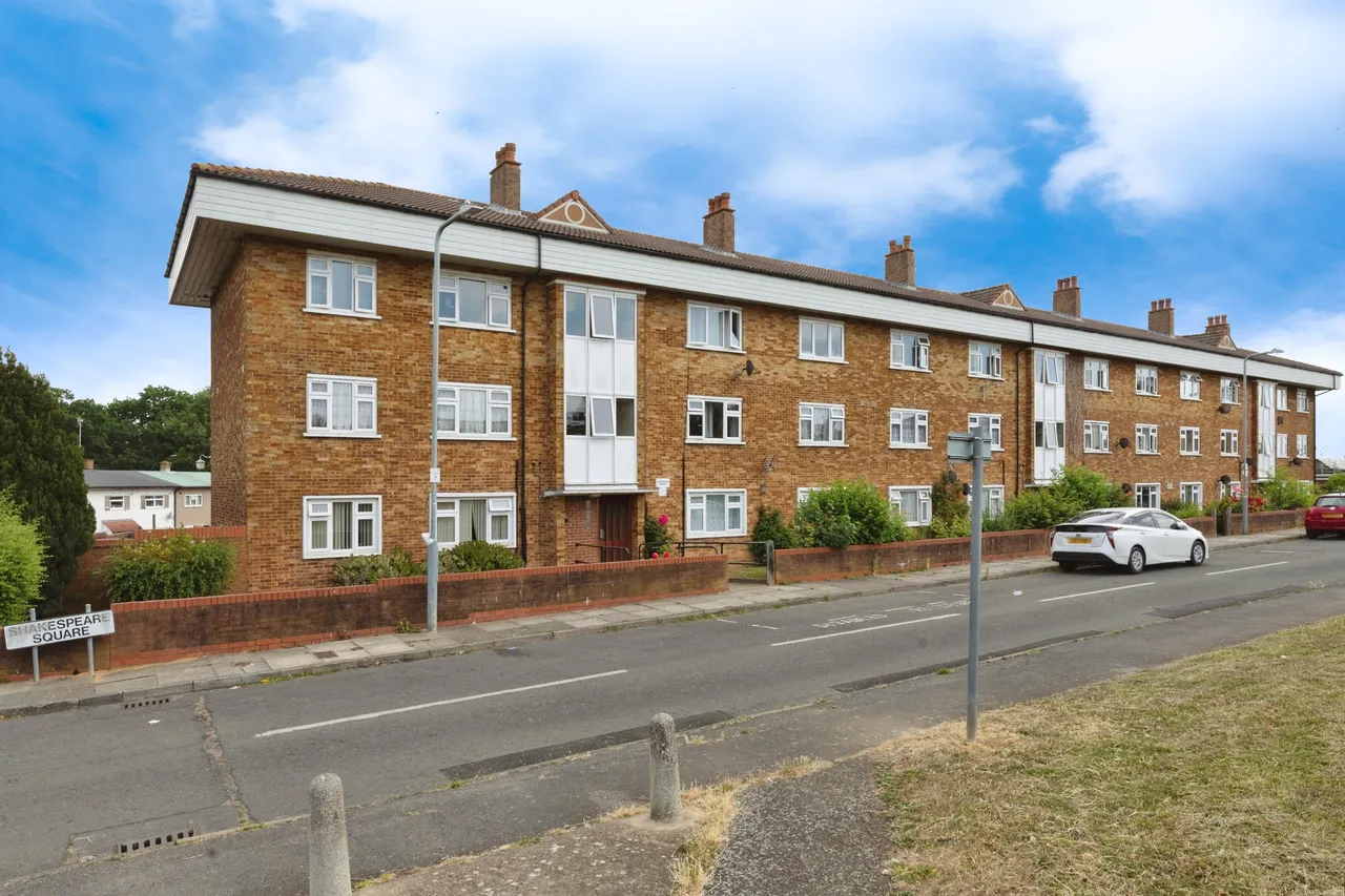 Shakespeare Square, Ilford, IG6, photo 18