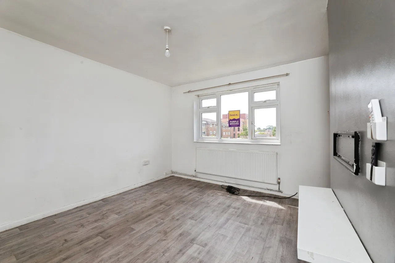 Shakespeare Square, Ilford, IG6, photo 15