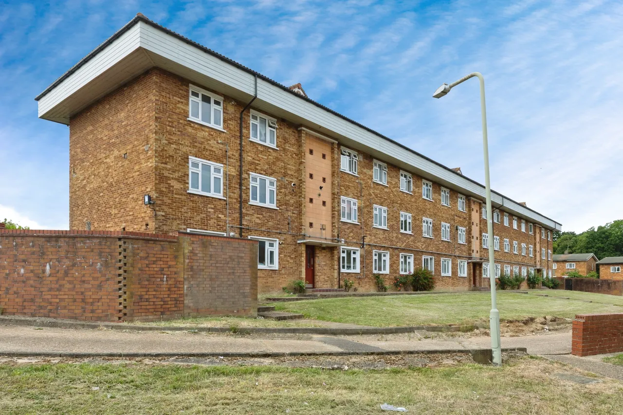 Shakespeare Square, Ilford, IG6, photo 19
