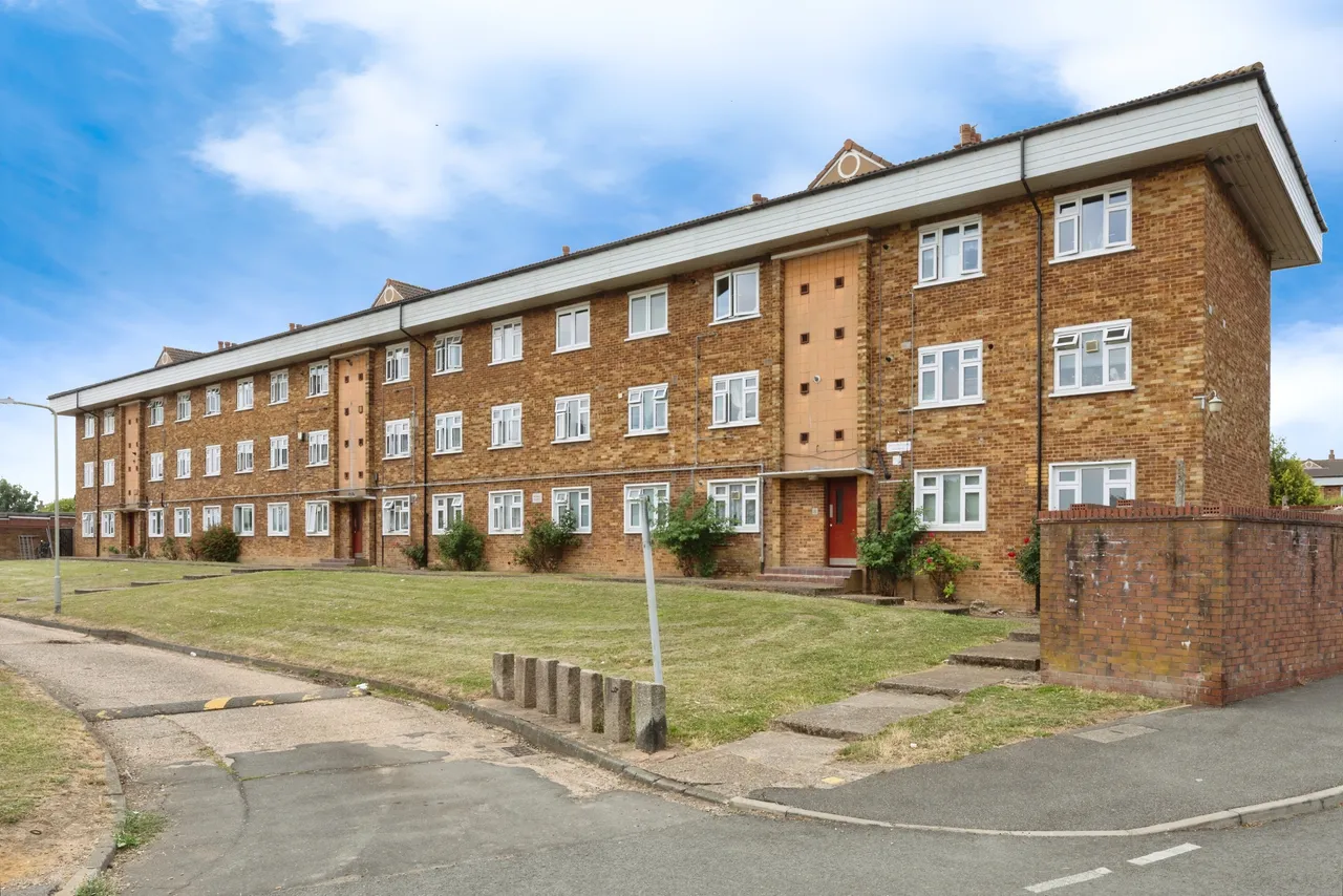 Shakespeare Square, Ilford, IG6, photo 16