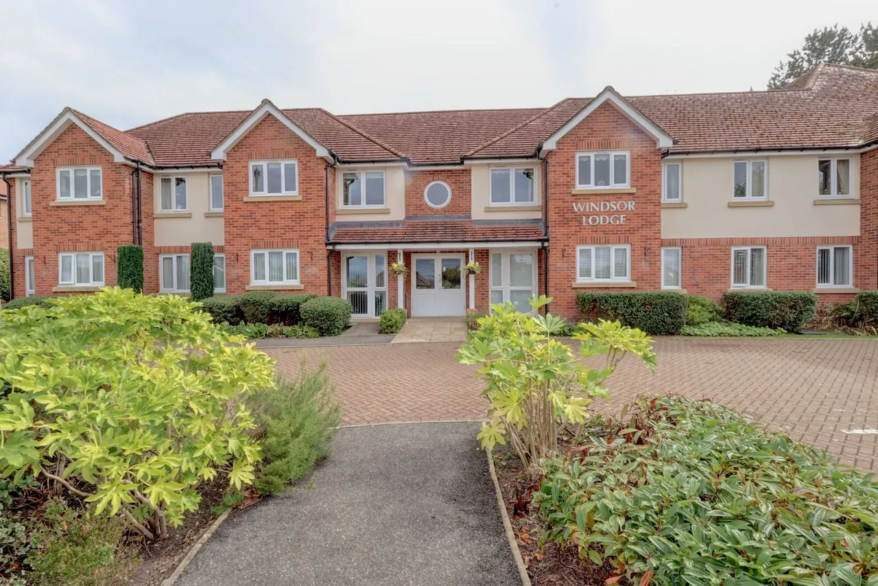 2 bed flat for sale, Wellington Avenue, Princes Risborough, HP27