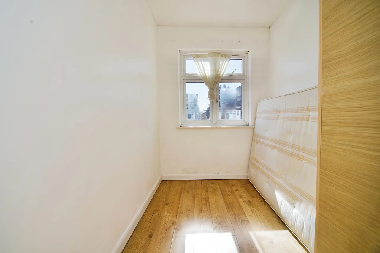 Yorkshire Gardens, London, N18, photo 14