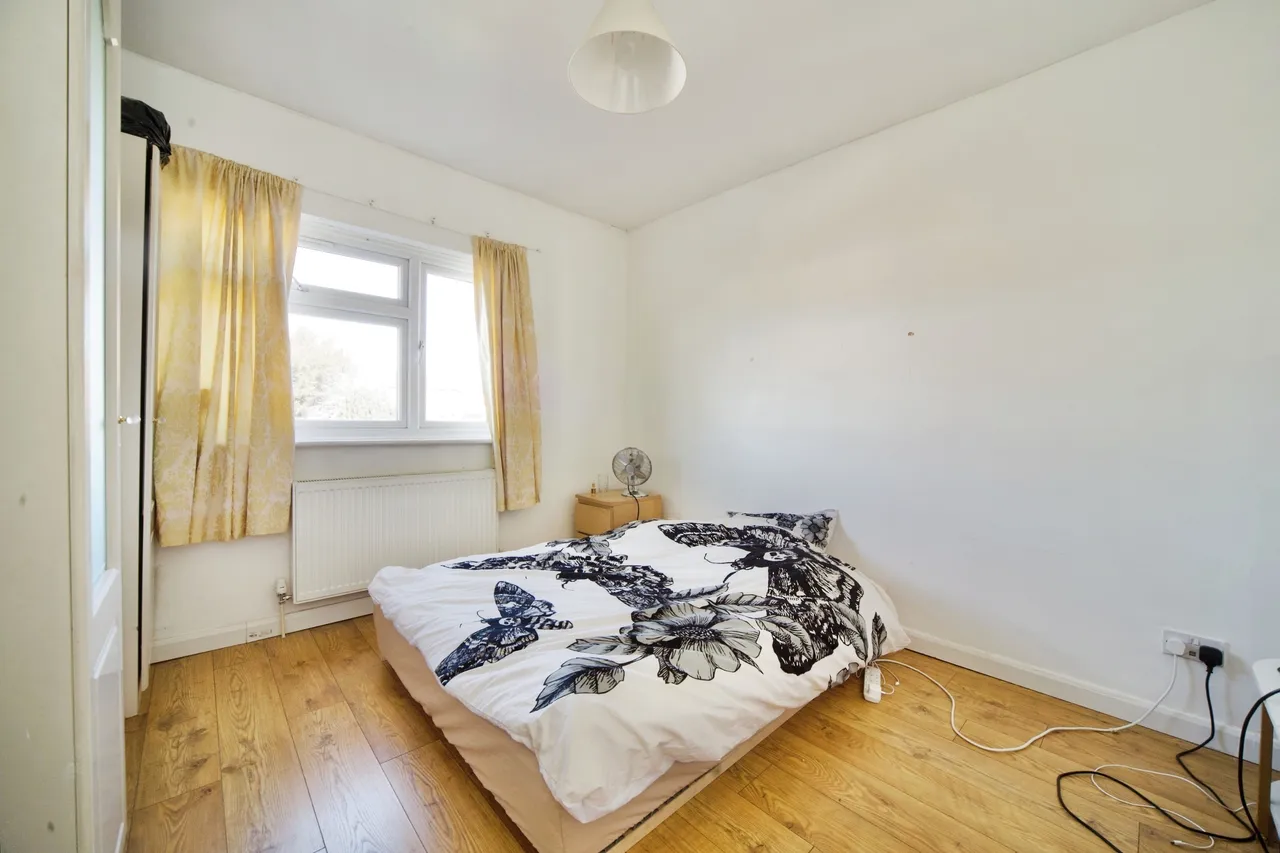 Yorkshire Gardens, London, N18, photo 13