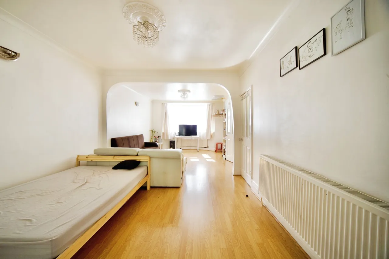 Yorkshire Gardens, London, N18, photo 6