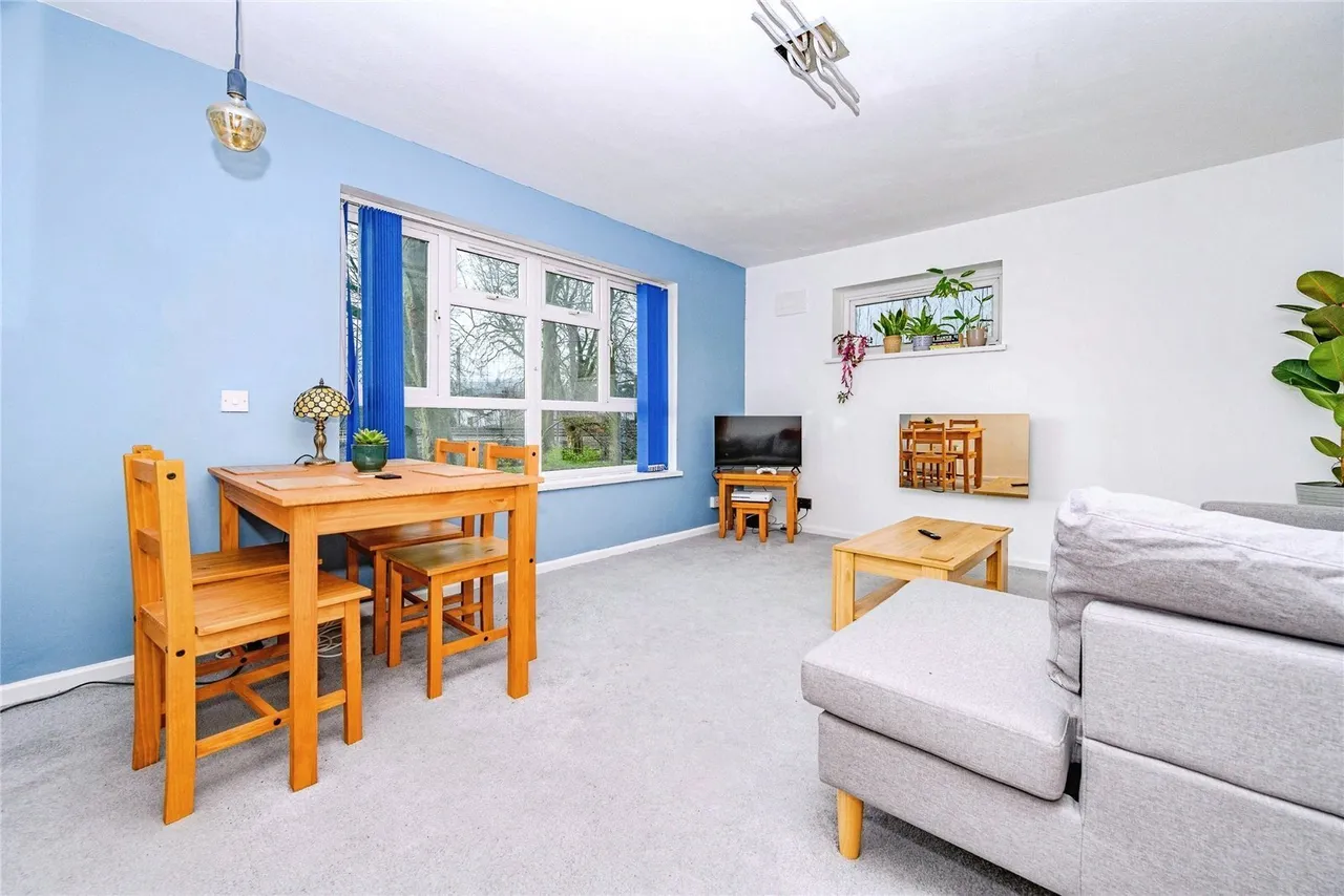 Brook Street, Luton, Bedfordshire, LU3, photo 2