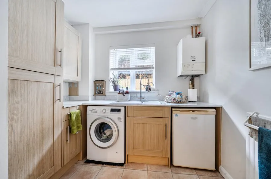 Kempshott Lane, Basingstoke, RG22, photo 22