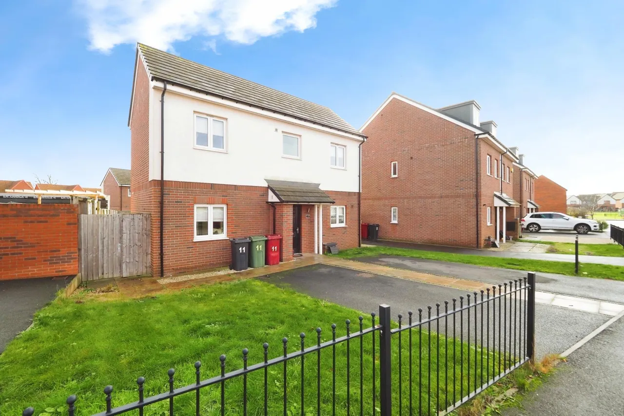 3 bed house for sale, Kernel Way, Shirebrook, NG20