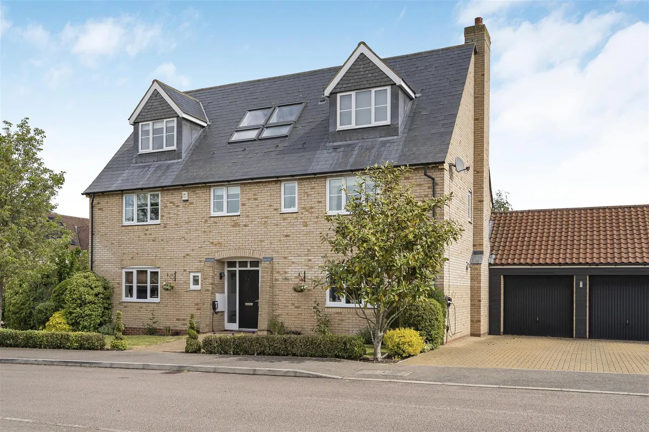 6 bed property for sale, Fenbridge, Great Cambourne, CB23